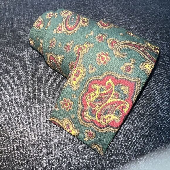 MENS 'THE TAYLOR TIE' GREEN RED PAISLEY MADE IN ENGLAND COTTON - Picture 2 of 4